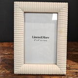 Photo frame - Ribbed resin
