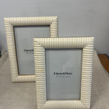 Photo frame - Ribbed resin